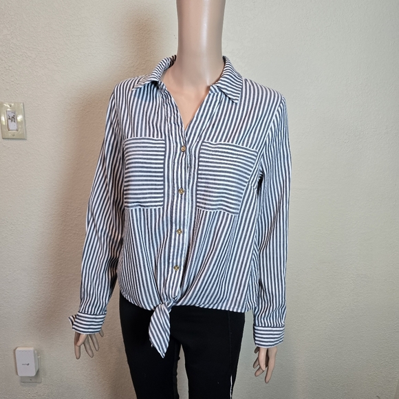 Michael Kors Blouse Striped Black White Tie Front Shirt Size Medium Pockets Fron - Picture 9 of 11